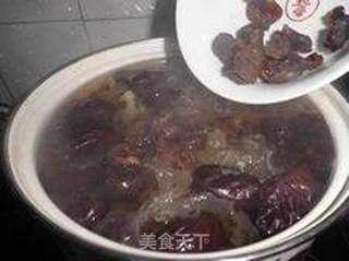 红枣桂圆银耳羹的做法步骤:5