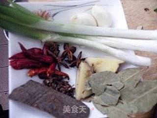 五香酱牛肉的做法步骤：2