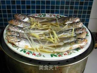 啤酒蒸黄花鱼的做法步骤:8