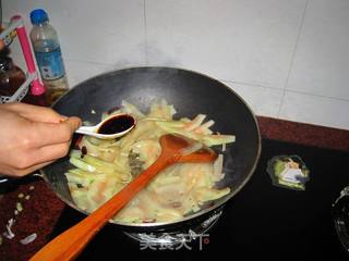 炒酸辣西瓜皮的做法步骤：5