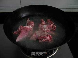 春天,那一款滋润又补钙的汤水---龙骨雪耳汤的做法步骤:4