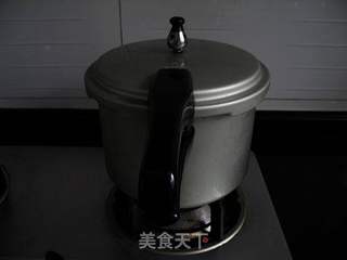 春天,那一款滋润又补钙的汤水---龙骨雪耳汤的做法步骤:7