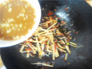 鱼香肉丝的做法步骤:11