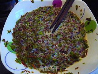 香椿芽煎鸡蛋的做法步骤：4