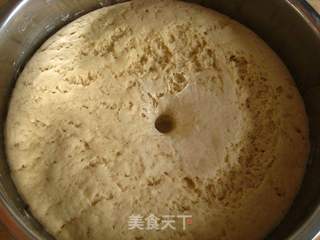 荠菜猪肉小笼包的做法步骤:11
