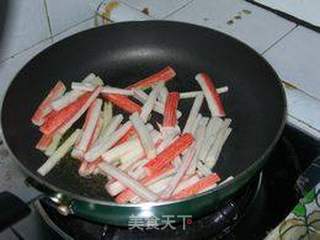 菠菜炒蟹棒的做法步骤：7