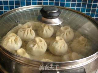 荠菜猪肉小笼包的做法步骤:16