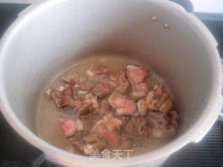 胡萝卜烧羊肉的做法步骤:2