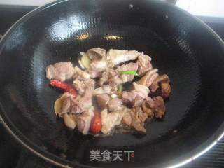 胡萝卜烧羊肉的做法步骤:4