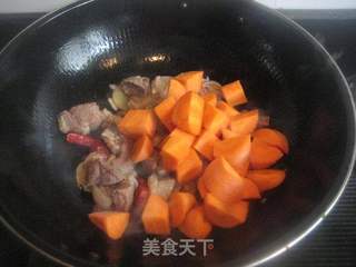 胡萝卜烧羊肉的做法步骤:5