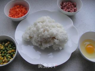 香橙炒饭的做法步骤：1