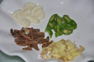 爆炒小螺的做法步骤:2