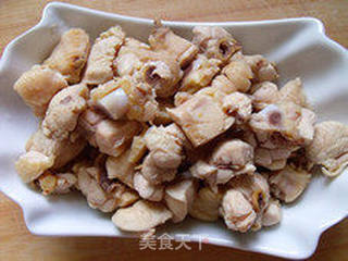 菜薹炒鸡肉的做法步骤：1