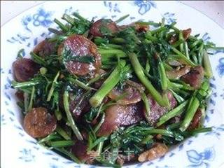 野芹菜炒香肠的做法步骤：6