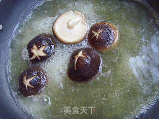 蚝油香菇菜心的做法步骤:3