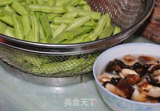 菇香炒豆的做法步骤：1