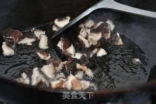 菇香炒豆的做法步骤:2