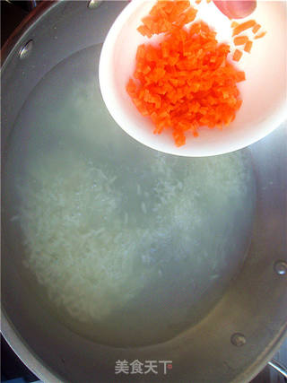 宝宝快乐成长餐--蔬菜肉丸粥的做法步骤:2