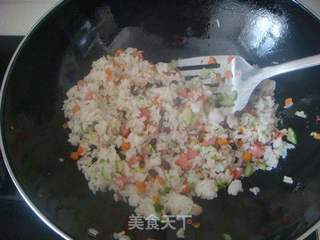 鸡蛋火腿炒饭的做法步骤：4