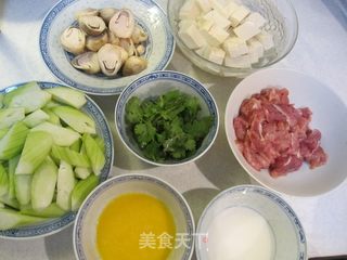 丝瓜豆腐羹的做法步骤：2