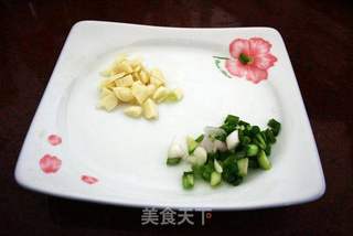 白菜焖油豆腐的做法步骤:3