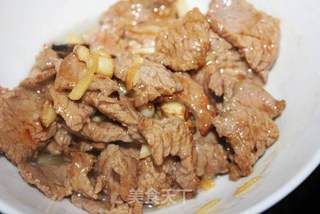 洋葱炒牛肉的做法步骤:7
