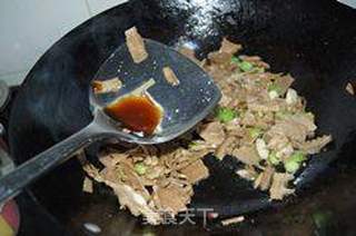 笋干炒蒜苗的做法步骤：6