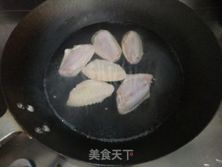 【花样包菜】卷心菜炒鸡翅的做法步骤：1