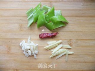 【花样包菜】卷心菜炒鸡翅的做法步骤：5