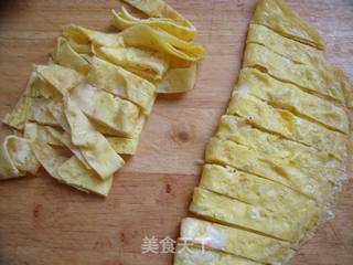 营养美味卷起来-香肠鸡蛋卷饼的做法步骤：12