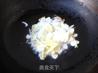 咸甜口味—无锡排骨的做法步骤：2