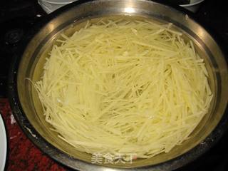 土豆丝卷饼的做法步骤:5