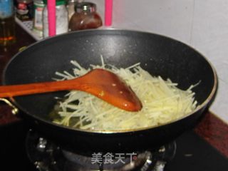 土豆丝卷饼的做法步骤:10