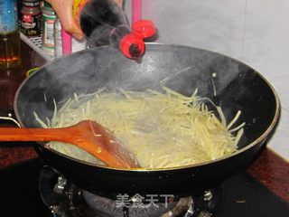 土豆丝卷饼的做法步骤:12