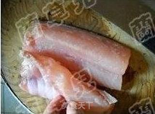 剁椒金针鱼卷的做法步骤:4