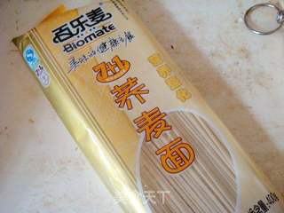 最给力的早餐--家常排骨面的做法步骤：3