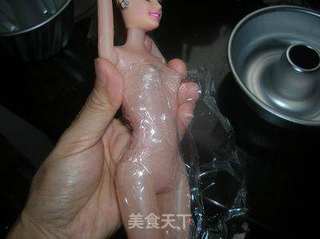 芭比娃娃蛋糕的做法步骤:2