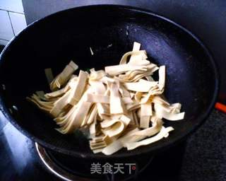 尖椒干豆腐的做法步骤:5