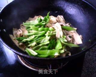 尖椒干豆腐的做法步骤:8