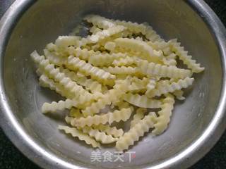 自制超级美味的【奶味薯条】的做法步骤:7