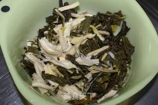 菜干南北杏龙骨汤的做法步骤:2