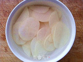 微波炉薯片的做法步骤:2