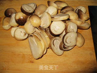 【清热解毒】——草菇芥菜汤的做法步骤:2