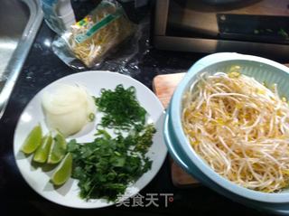 简单不减味的越南鱼丸河粉的做法步骤：1