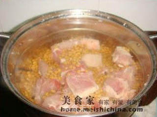 黄豆煲猪尾骨的做法步骤:4