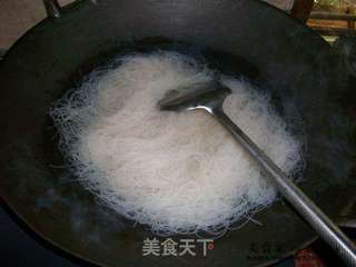 简易版家乡小炒@@蛋丝炒米粉的做法步骤:2
