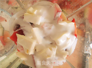 西瓜草莓冰饮的做法步骤:7