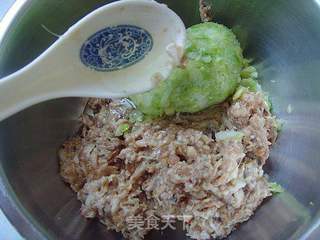 【花样包菜】---小笼包的做法步骤:5