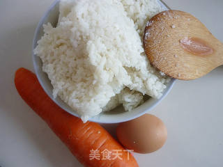 胡萝卜蛋炒饭的做法步骤：1
