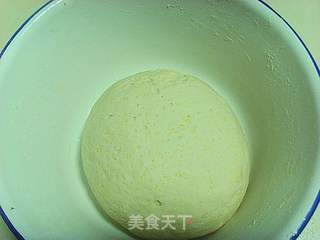 纯碱茴香花卷的做法步骤:2